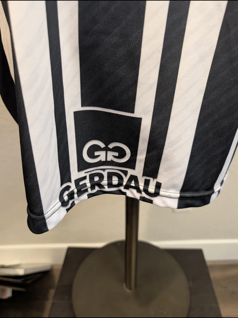 Unisex Atlético Mineiro Black & White Striped Soccer Brazil Jersey Men's Sz M